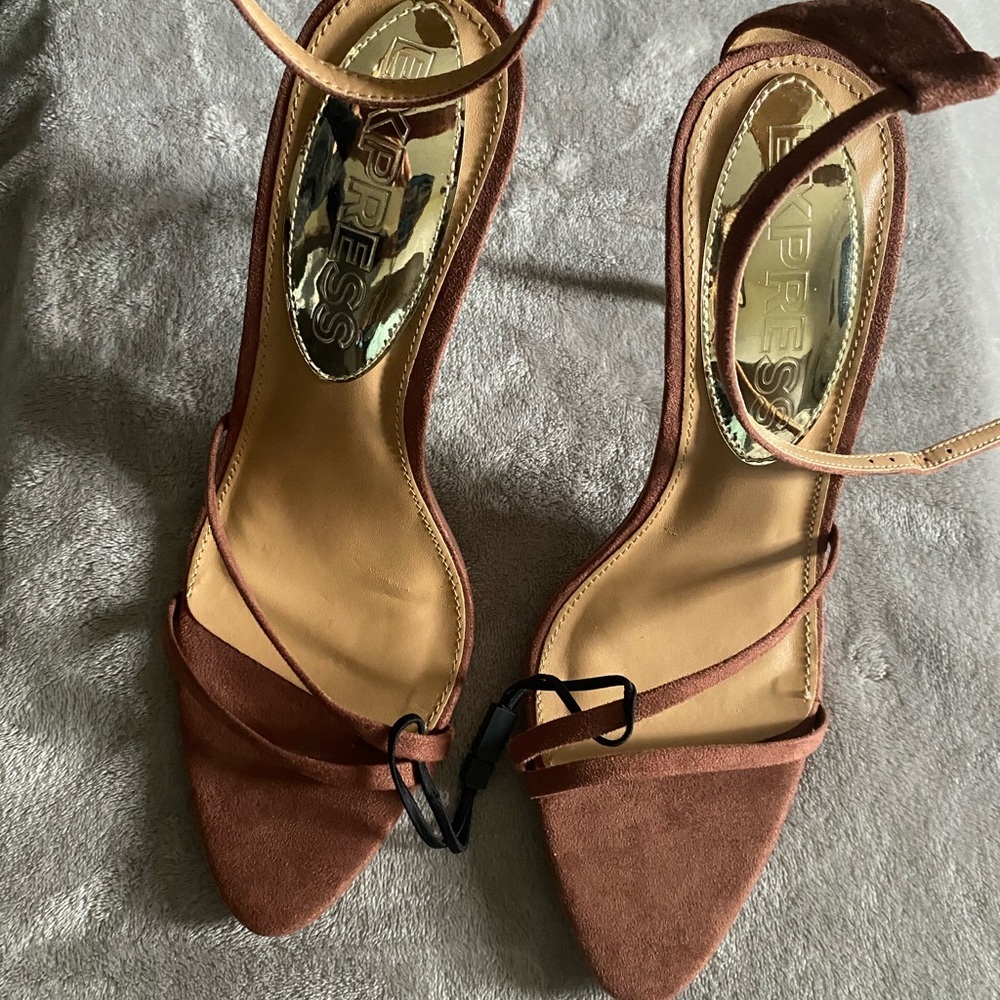 Express Elegant Brown Strappy Heels new size 9 - Picture 10 of 11